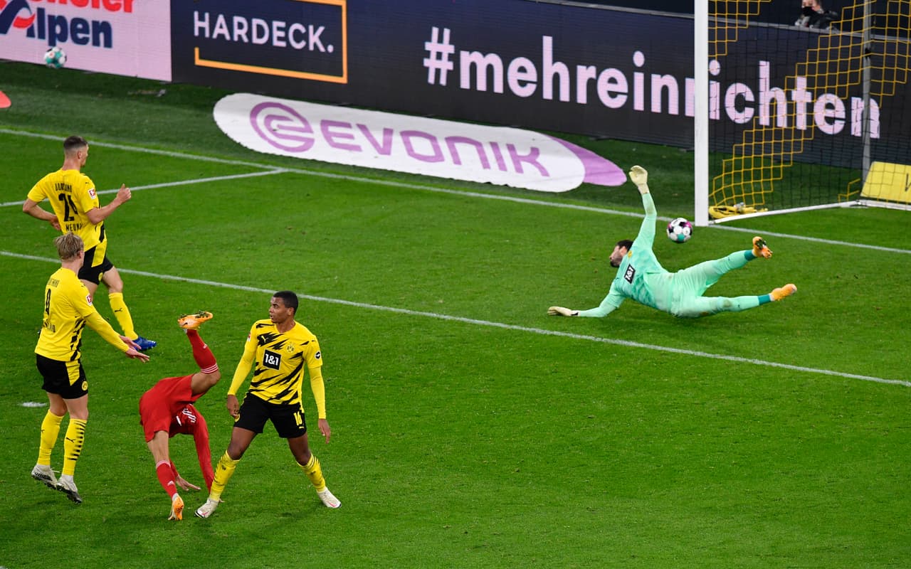 Los de Favre abrieron el marcador, pero el tremendo equipo bávaro dio vuelta para quedarse con el triunfo. | Reus (45’) marcó primero y Alaba (45+4’) lo emparejó. Lewandowski (48’) dio vuelta, Sané (80’) creció la ventaja y Haaland (83’) acortó la distancia.