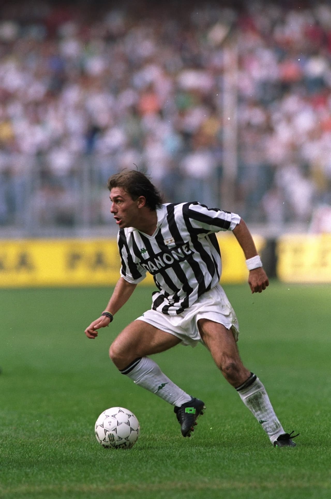 Conte era un mediocampista de contención que en 1991 fichó por la Juventus, procedente de Lecce, su pueblo natal.