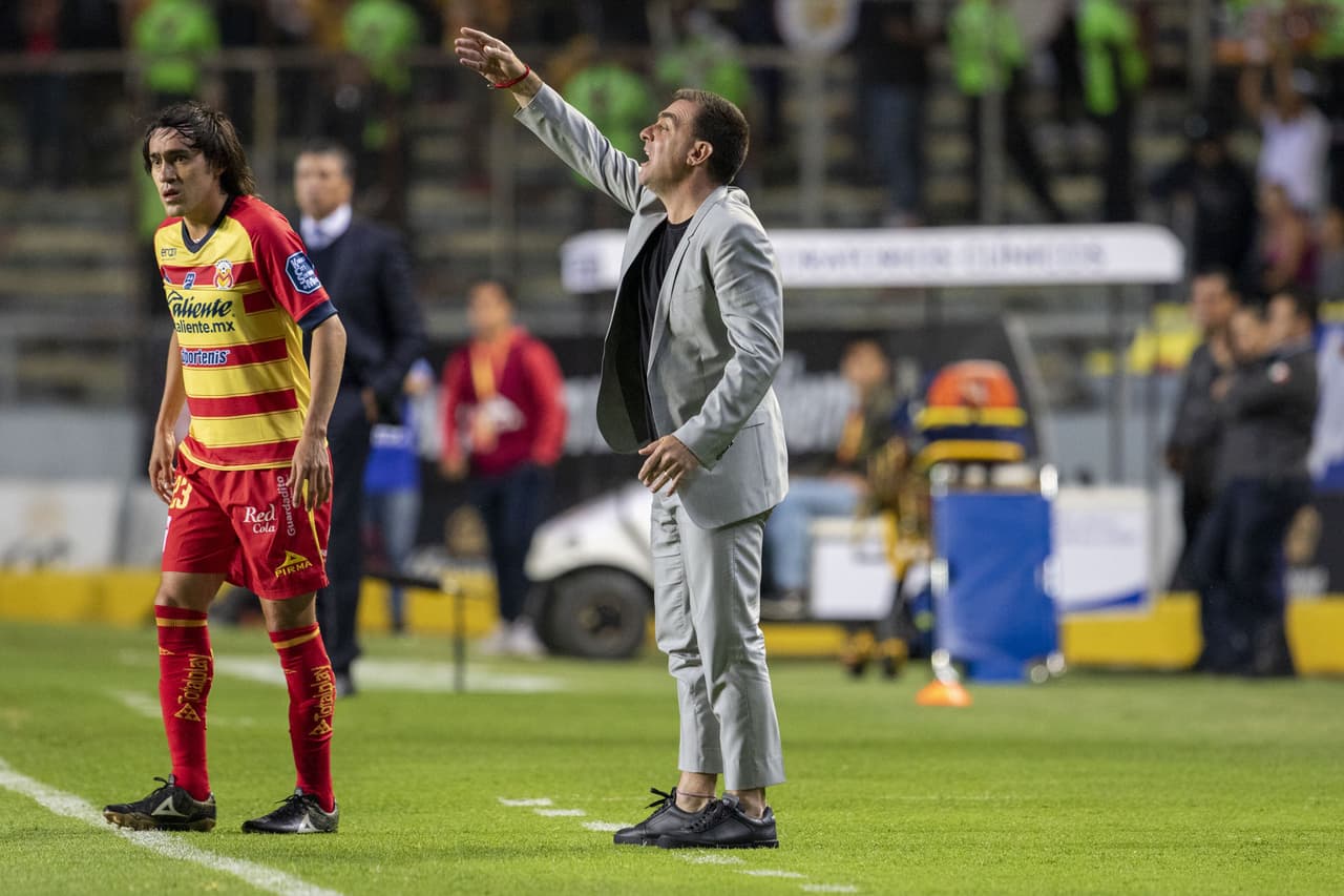 <b>Sus números</b>
<br>- Partidos dirigidos (28 en total): Liga MX (26) – 22 de torneo regular en Liga; 6 de Liguilla- y Copa MX (2)
<br>- Ganados: 14 (incluyendo Liga, Liguilla y Copa MX)
<br>- Empatados: 6 (incluyendo Liga, Liguilla y Copa MX)
<br>- Perdidos: 8 (incluyendo Liga, Liguilla y Copa MX)