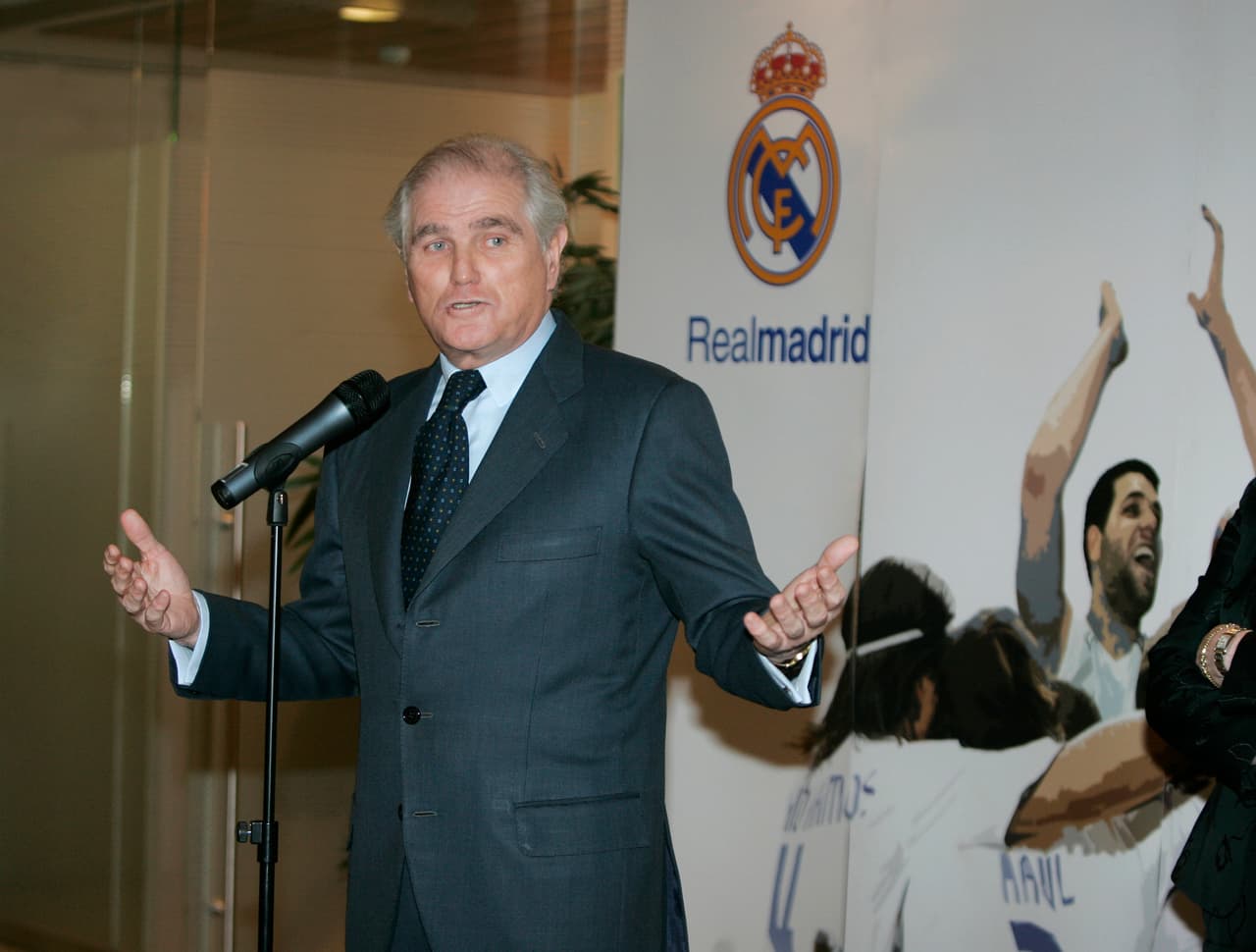 Llevar a Iniesta a Real Madrid fue una de las promesas de Juan Palacios en la pelea por la presidencia del club, que al final ganó Ramón Calderón (foto) en 2006.