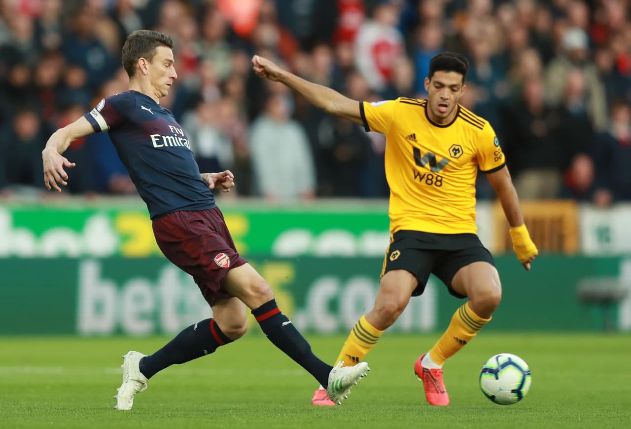 Raúl Jiménez: aunque no marcó ni asistió, el delantero tuvo un buen partido en el triunfo de los Wolves por 3-1 sobre Arsenal en el último duelo de Premier. Este sábado se perfila como titular una vez más ante Watford.