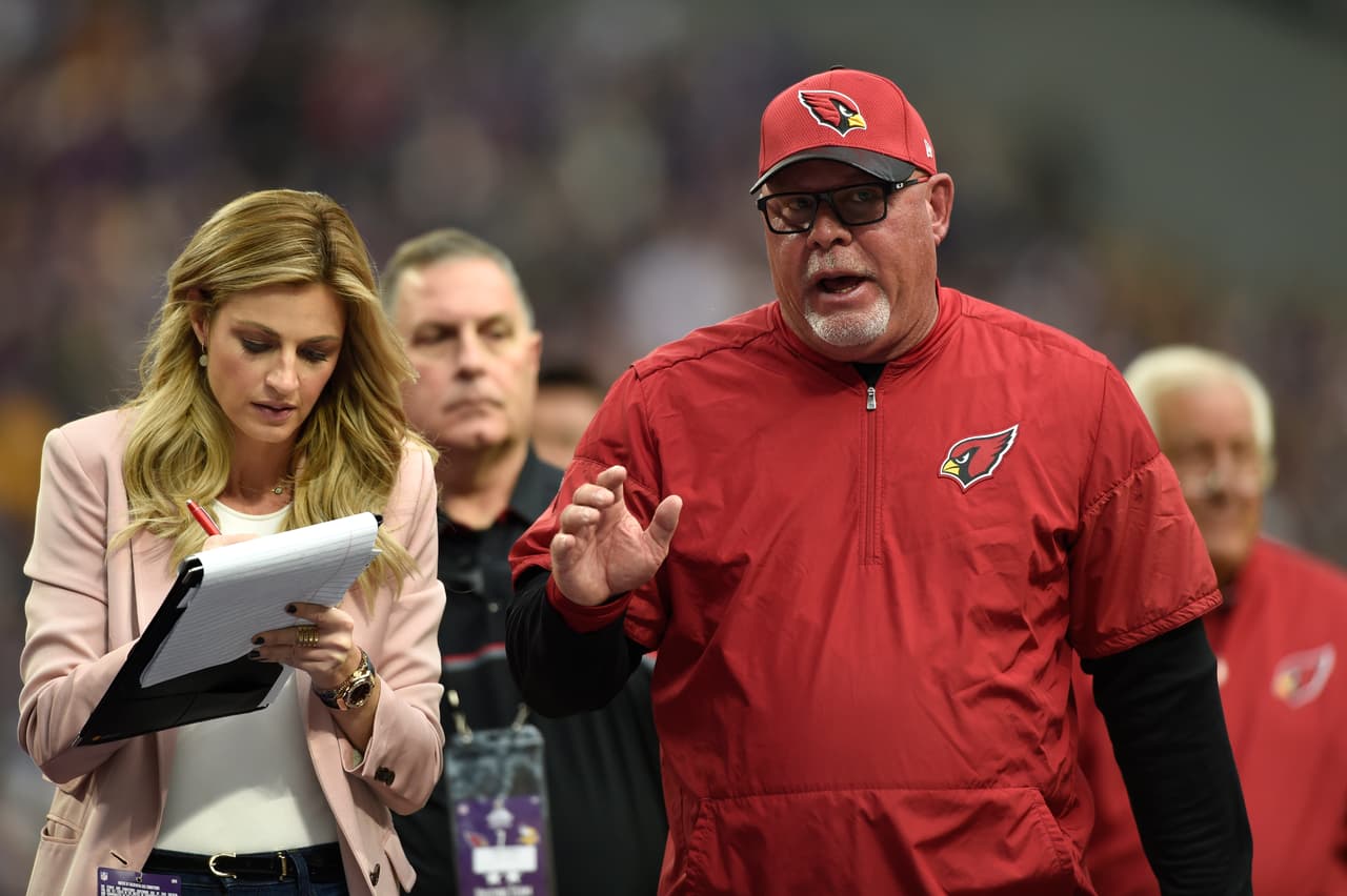 También se puede apostar a la cantidad de informes desde el campo que haga la periodista Erin Andrews, que tendrían que ser sobre 5.5 para que los apostadores ganen.