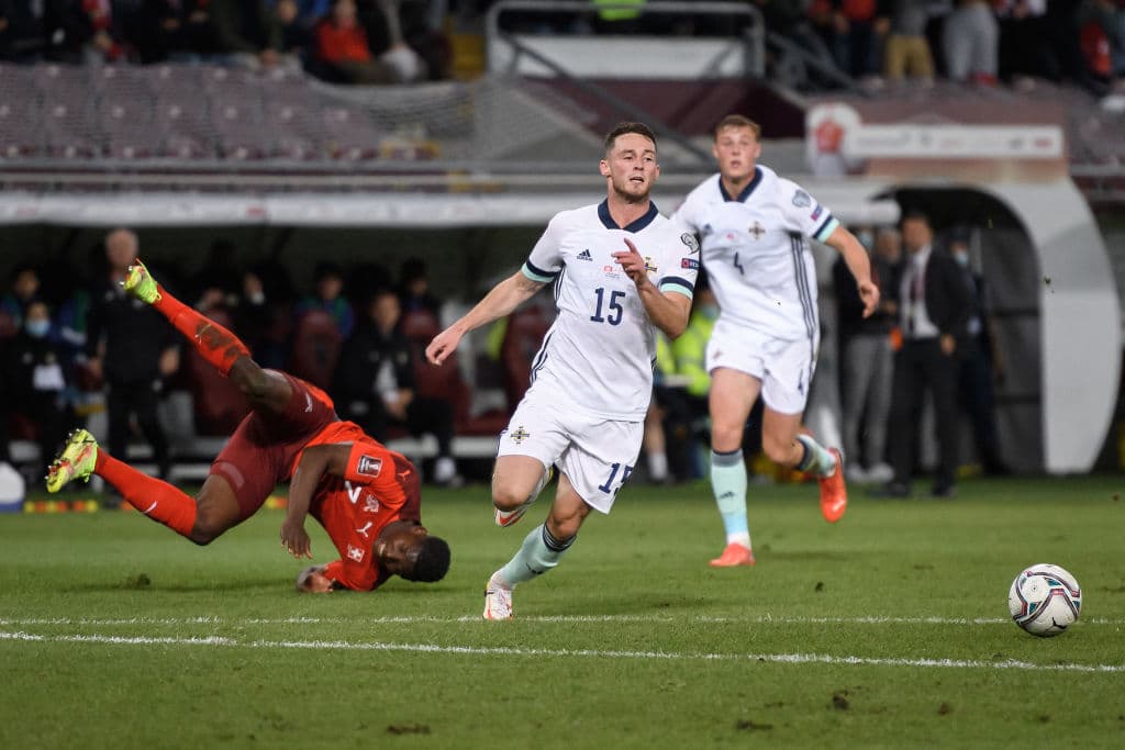 Polonia golea tranquilamente 5-0 a San Marino, Dinamarca también goles y se impone 0-4 a Moldavia, Suiza vence 2-0 a Irlanda del Norte y Serbia sale victorioso 0-1 en su visita a Luxemburgo.