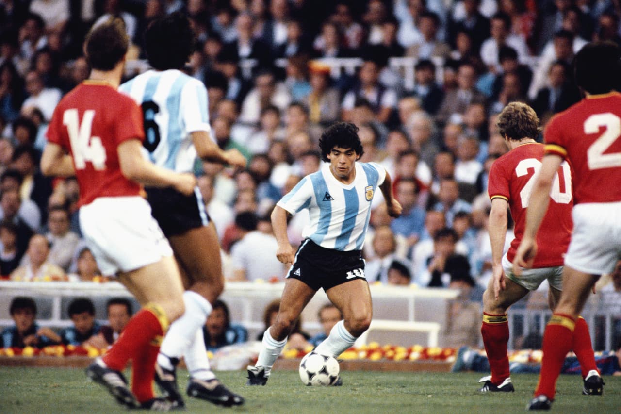 Para el Mundial de España 1982 el campeón reinante, Argentina, enfrentó en su debut a Bélgica en el Camp Nou