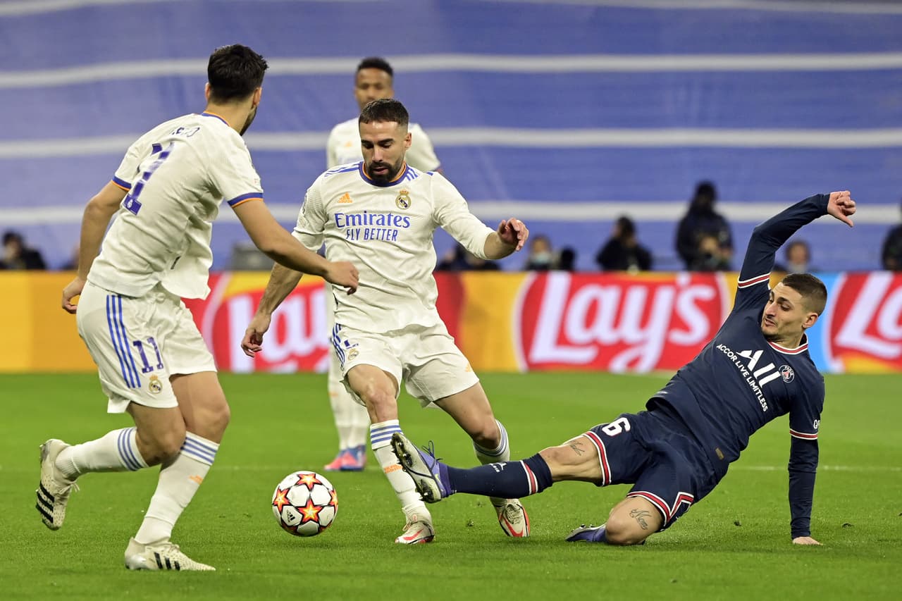 Épica remontada del Real Madrid para avanzar a los Cuartos de Final de la Champions League con hat-trick de Benzema sobre el PSG de Mbappé, Messi y Neymar que quedan eliminados de Europa.