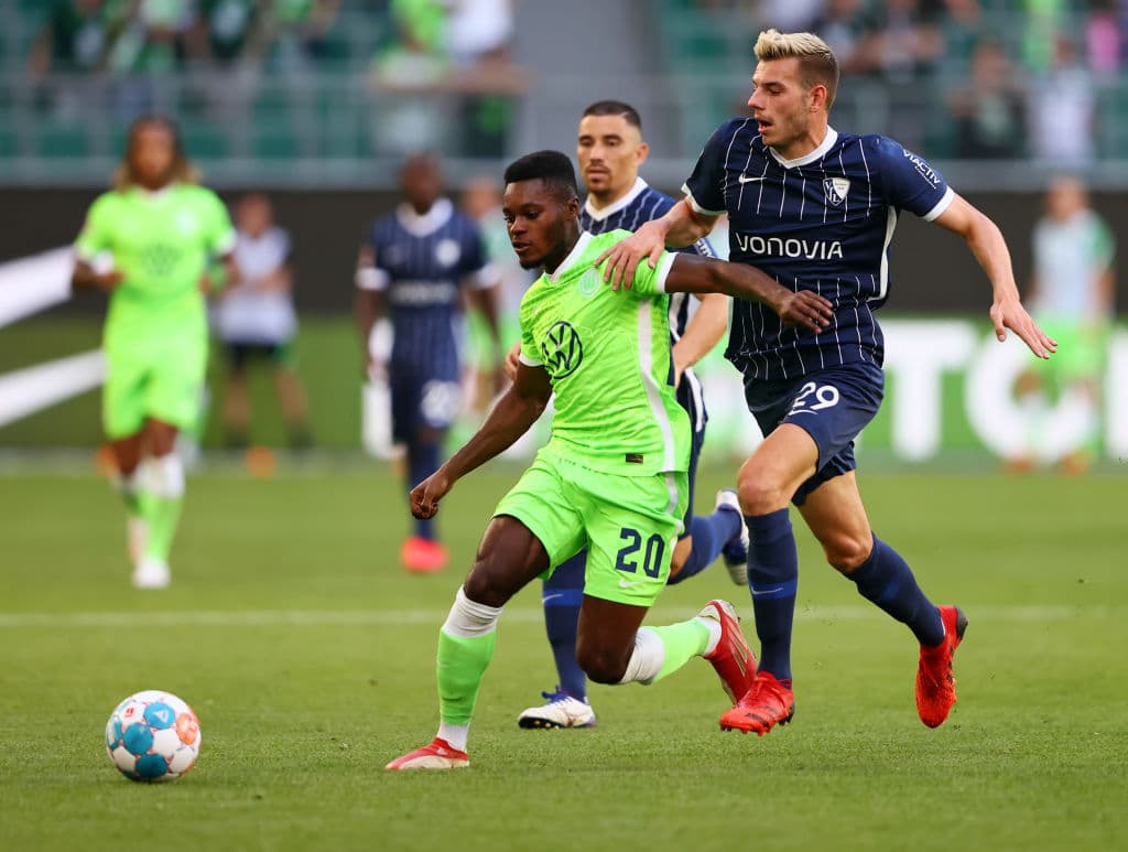 Wolfsburg se impone por la mínima ante Bochum 1-0, quienes se quedaron con 10 hombres en el campo. La anotación fue por parte de Wout Weghorst al minuto 22 del encuentro, durante el primer partido de temporada en la Bundesliga.