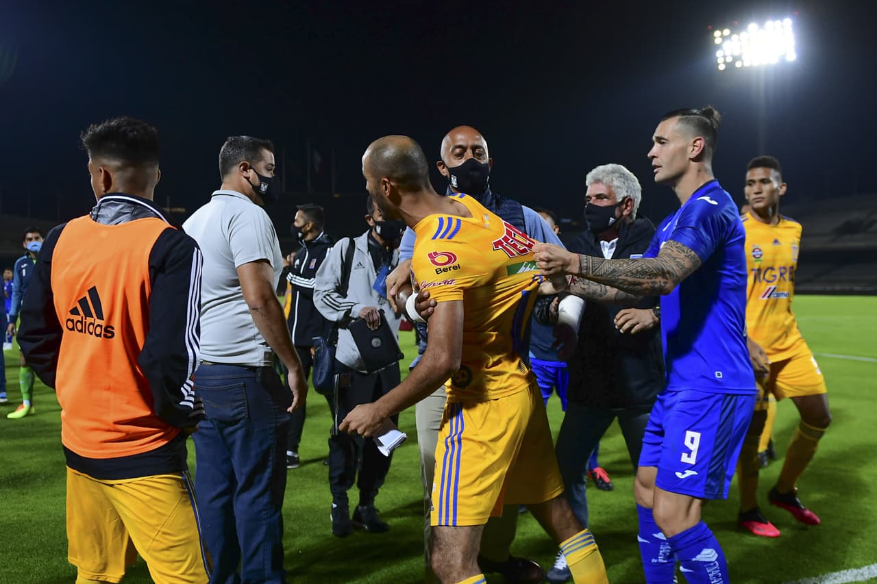 Fan de Cruz Azul pone a la venta jersey de Aquino y nadie lo quiere