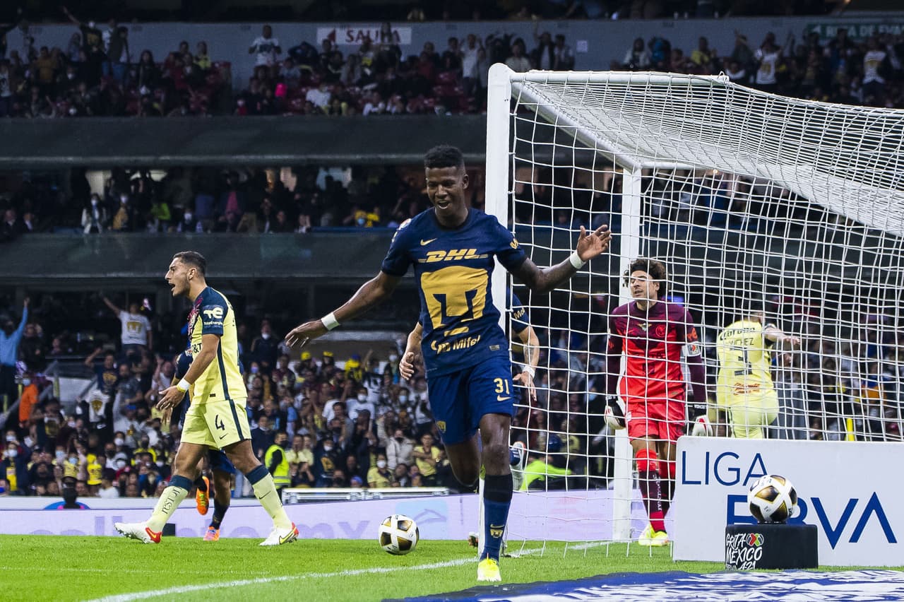 Con un auténtico juegazo de Alan Mozo, quien puso tres asistencias, además de los goles de Corozo y Meritao, Pumas fue mucho mejor que el América y lo eliminó en los Cuartos de Final del Grita México A21.