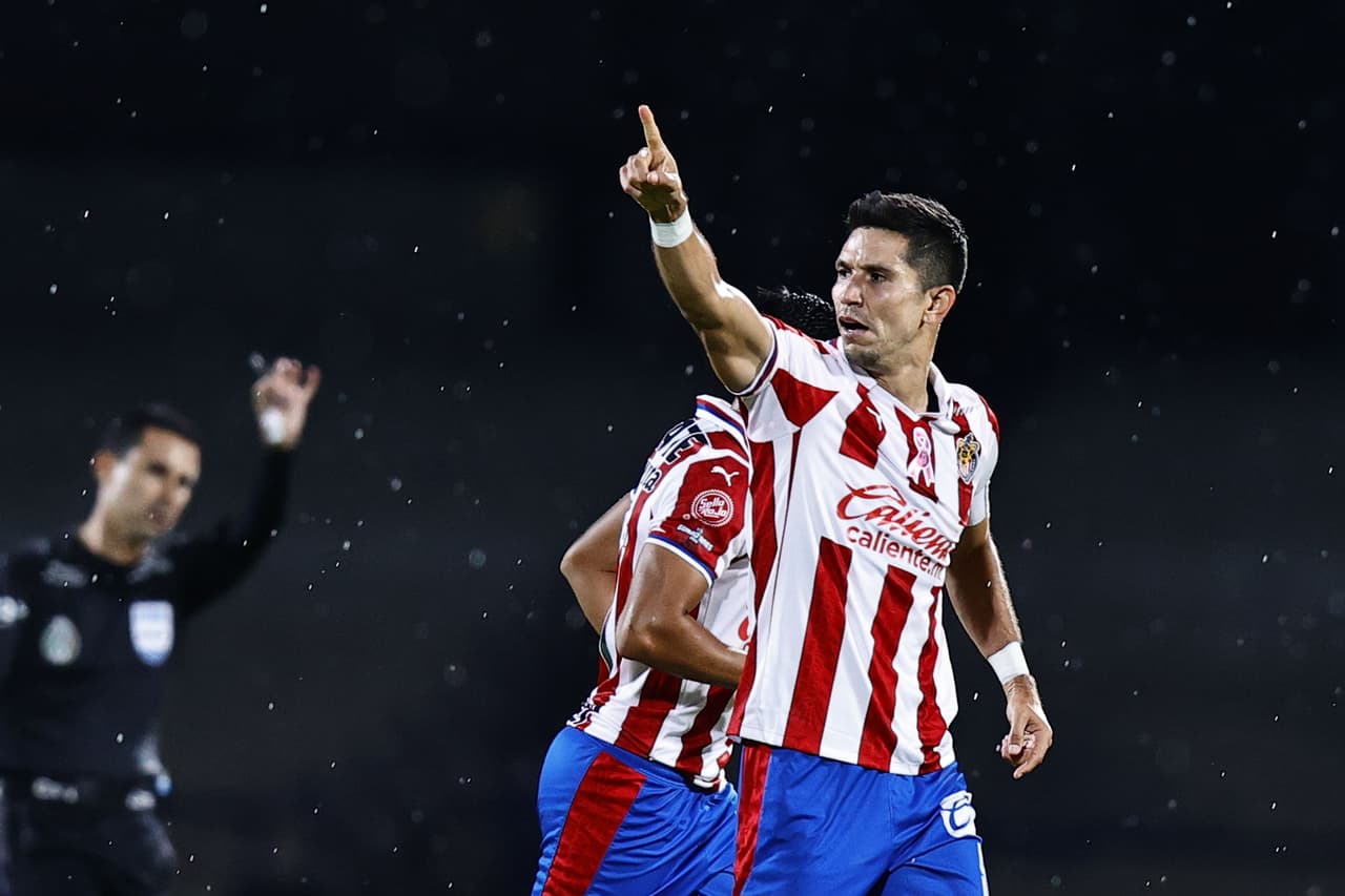 Jesús Molina remató un tiro de esquina; el Rebaño era superior por momentos.