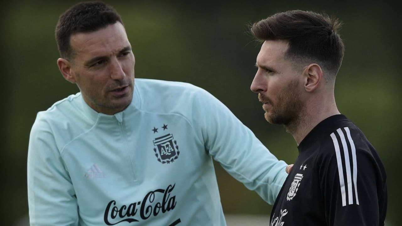 Lionel Scaloni: “A Messi lo tratamos como un superclase”