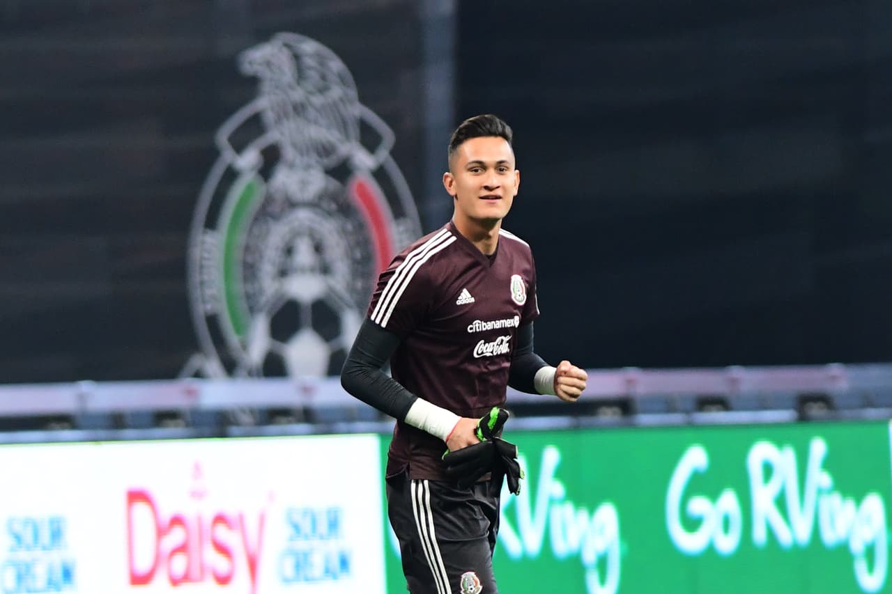 La Selección Mexicana de Fútbol se 'mojó los pies' en la fastuosa casa de los Atlanta Falcons y del Atlanta United, el Mercedes-Benz Stadium, donde jugará este miércoles ante su similar de Venezuela, un partido que sirve a ambos escuadrones de cara a sus compromisos del verano, como la Copa Oro y la Copa América, respectivamente. Así se entrenaron los jugadores del Tri bajo las órdenes de Gerardo 'Tata' Martino en Atlanta esta tarde de martes.