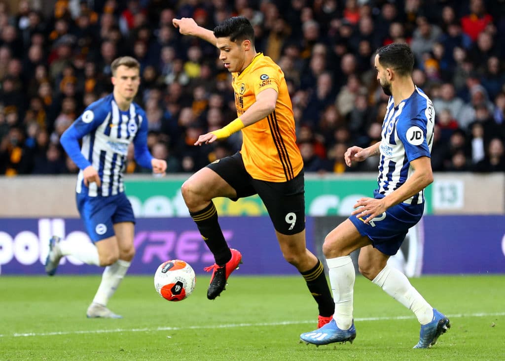 Raúl Jiménez tuvo un par de oportunidades, pero no pudo marcar en el empate de los Wolves contra el Brighton 0-0.