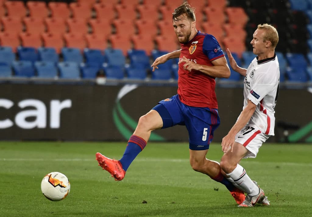 Pasados los minutos, el partido se convirtió en juego de ida y vuelta.