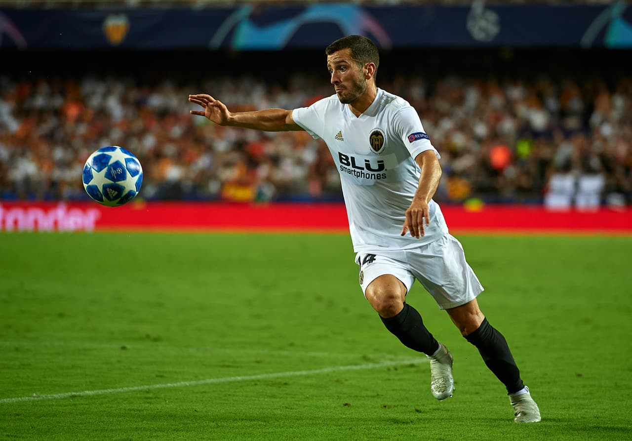 14. José Gayá (Valencia) - cuesta 42.5 millones de euros, aumentó 23.1 millones