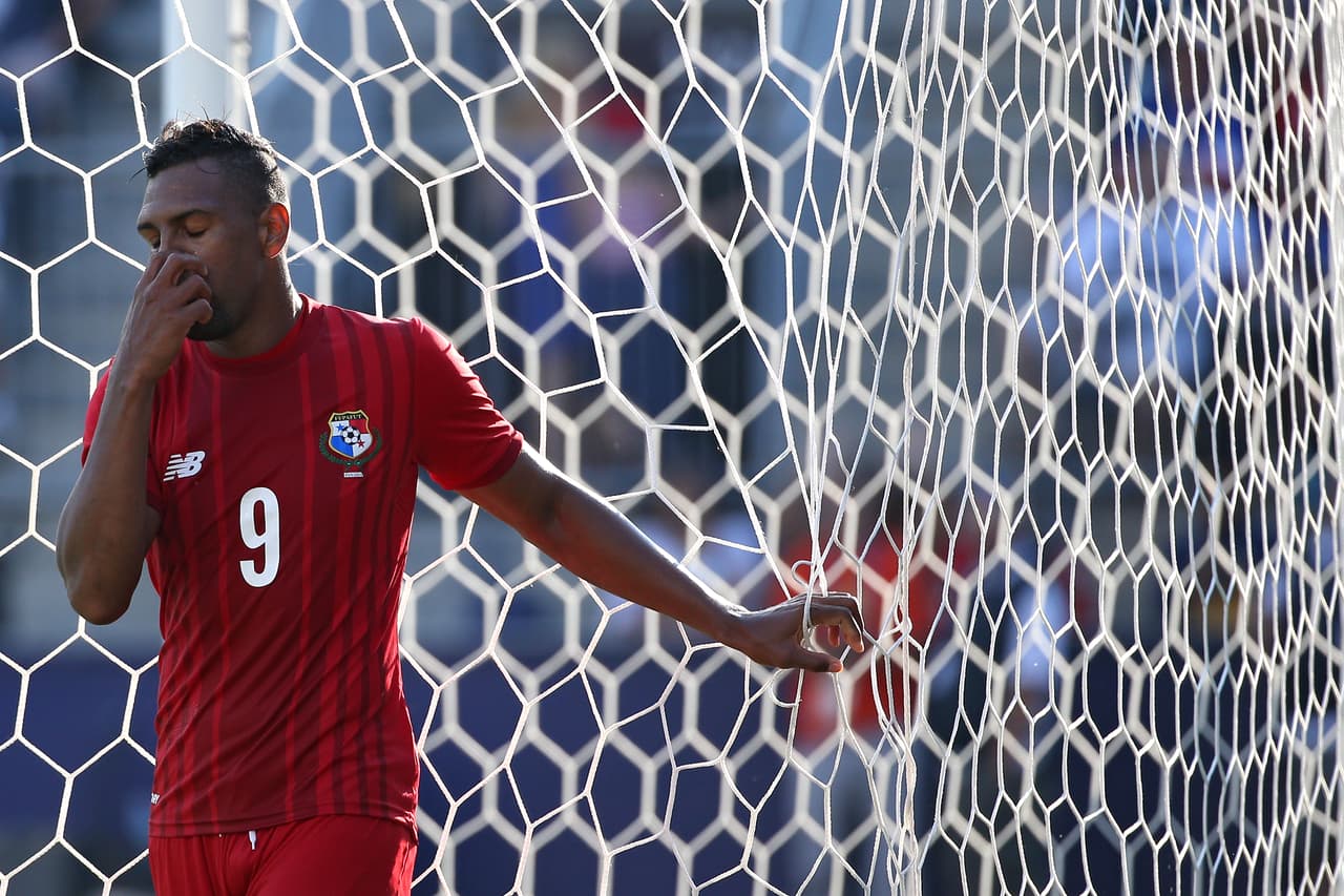 Roberto Nurse se fue sin un gol que recompensara su esfuerzo pero es un futbolista notable en Panamá. Calificación 9