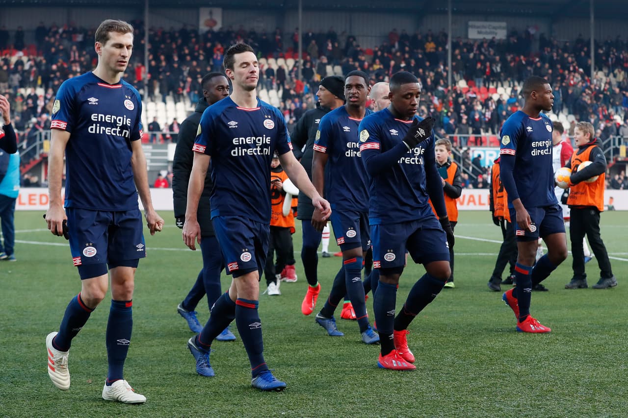 La molestia en el PSV Eindhoven fue evidente pues ese resultado puso en riesgo su liderato.
