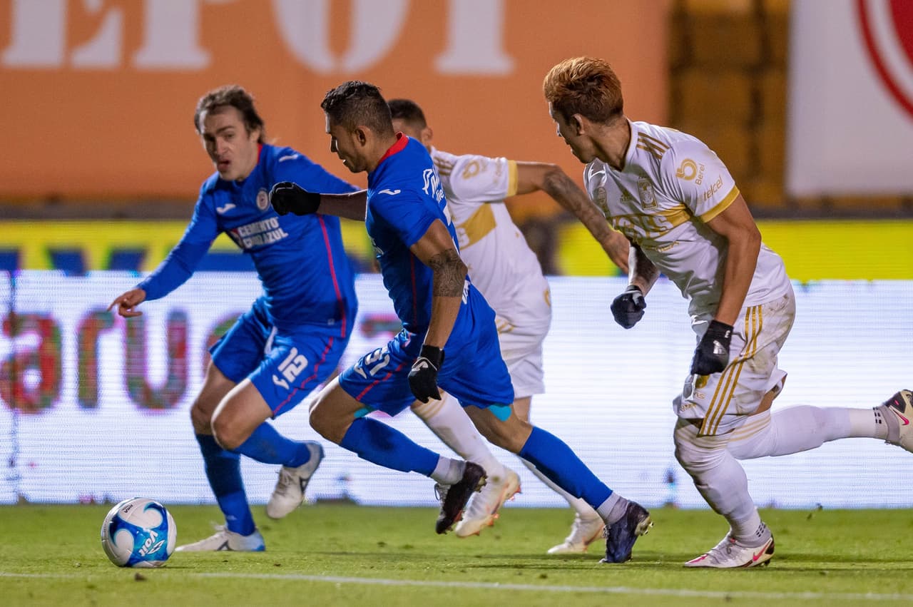 Los Tigres no tienen un buen regreso y Cruz Azul vence 0-2 en el Volcán. Cruz Azul se sitúa en la tercer posición con 12 unidades y los regios se quedan en la décima plaza con 7 unidades, aunque tienen un partido menos que los demás.