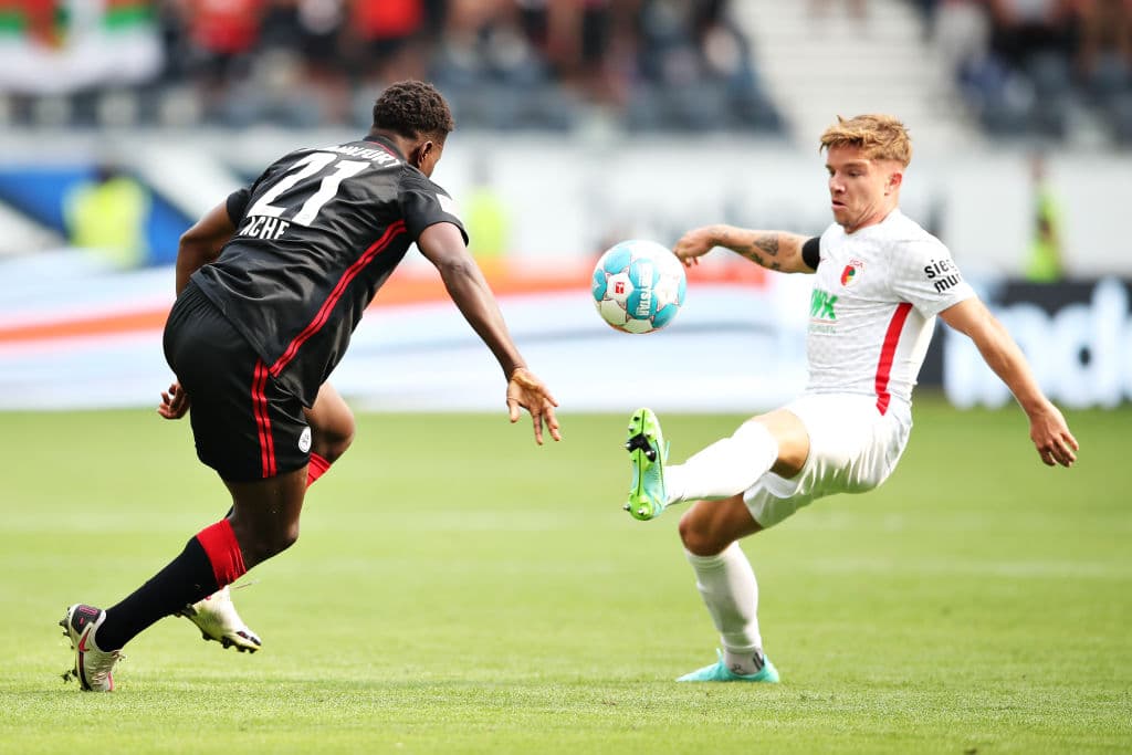 Eintracht Frankfurt y Augsburg no se hacen ni poquito daño y se confroman con el empate 0-0.