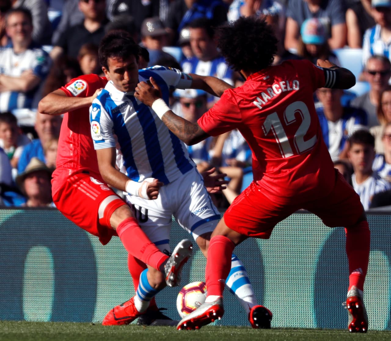 El duelo de la Jornada 37 disputado en el Estadio Municipal de Anoeta, en San Sebastián, no se jugaba nada, pero eso no frenó el ímpetu de ambos bandos.