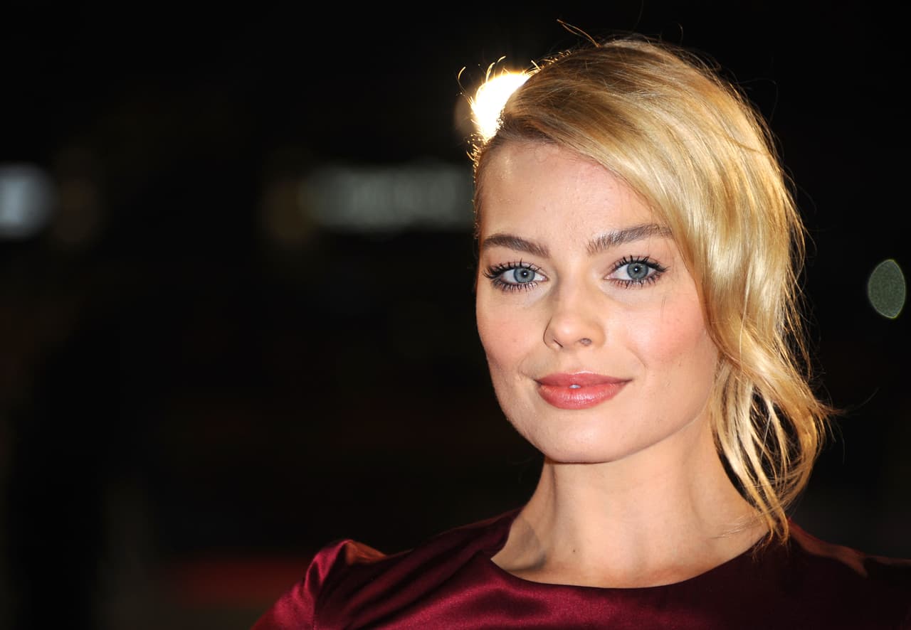 Una activa participación de Cristiano Ronaldo en las redes sociales de la actriz Margot Robbie, que apareció en 'El lobo de Wall Street', hicieron que fuera vinculada con el portugués en julio del 2015.