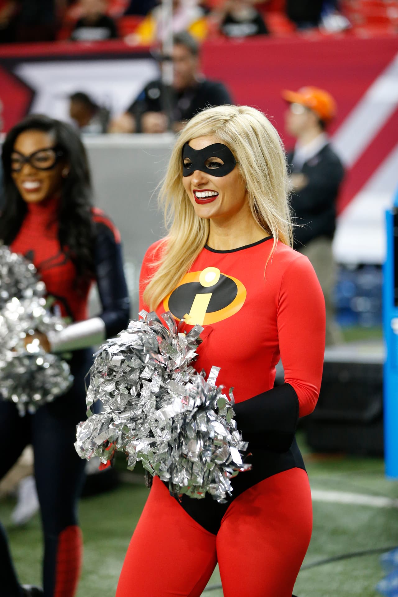 Las bellas porristas de la NFL siguen demostrándonos sus disfraces en esta época de Halloween. ¡Chécalos!
