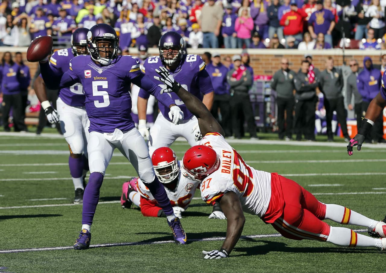 9. MINNESOTA VIKINGS - Sin mucho ruido tienen marca ganadora y en este momento en posición de postemporada. Teddy Bridgewater se ha dedicado a no cometer errores mientras Adrian Peterson entra en ritmo. Vienen dos duelos divisionales cruciales, visitarán a Detroit y Chicago.