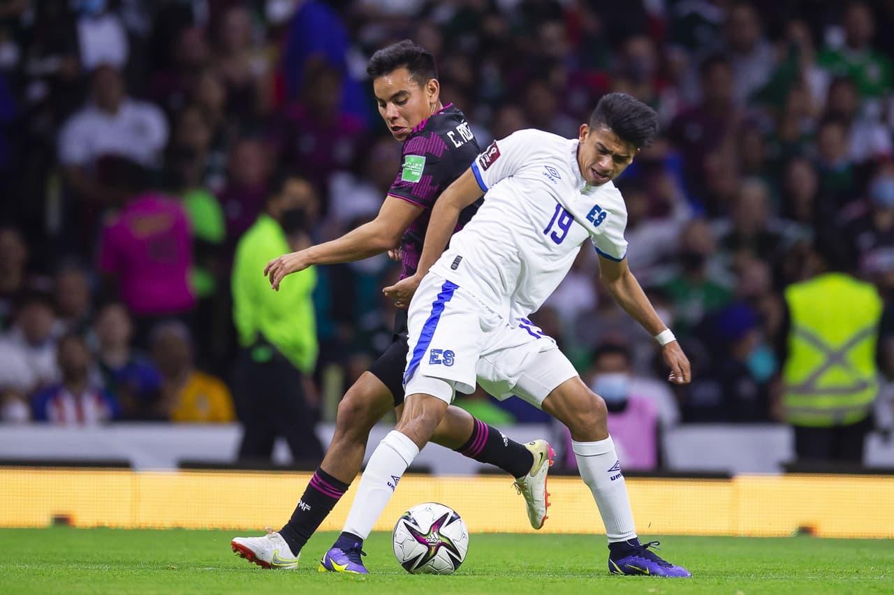 México selló su pase al Mundial con una victoria sobre El Salvador, gracias a los goles de Uriel Antuna y Raúl Jiménez.