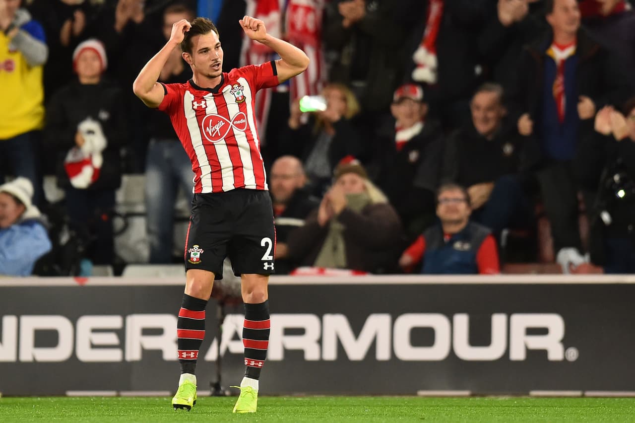 Inter de Milán sigue mirando qué puede contratar en este mercado. Se dice que el portugués Cédric Soares (Southampton) sería uno de los indicados.
