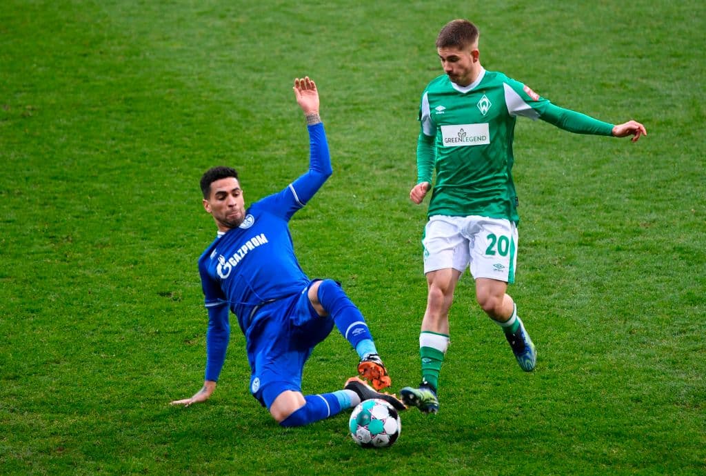 Werder Bremen y Schalke 04 empataron por la mínima. Schalke 04 continúa su mala racha y peligra su permanencia en el máximo circuito; sólo han sumado 8 unidades. Werder Bremen llegó a 22.