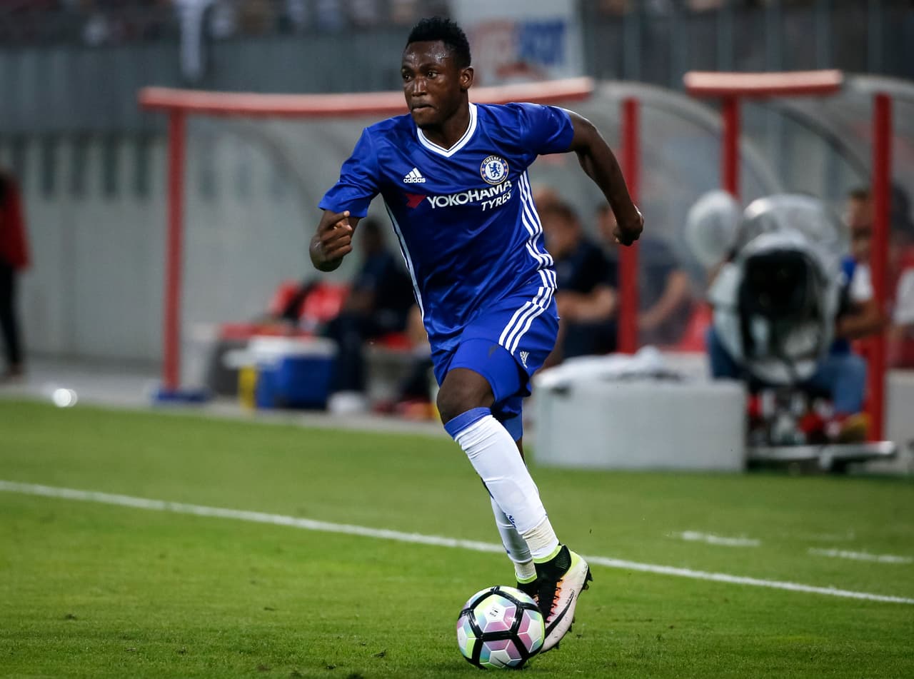 A sus 22 años, el ghanés Baba Rahman es un lateral izquierdo del Schalke 04, que fue cedido por Chelsea y es una de las grandes promesas de su país.