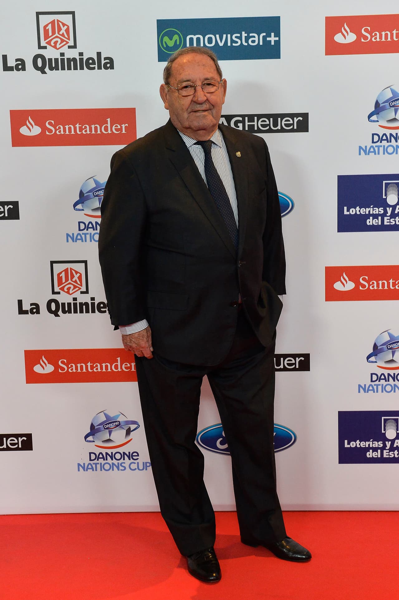 Paco Gento (España) - Actualmente presidente de Honor del Real Madrid, donde se destóac como futbolista. Entró en la historia del club por ser el jugador con mayor numero de Copas de Europa.