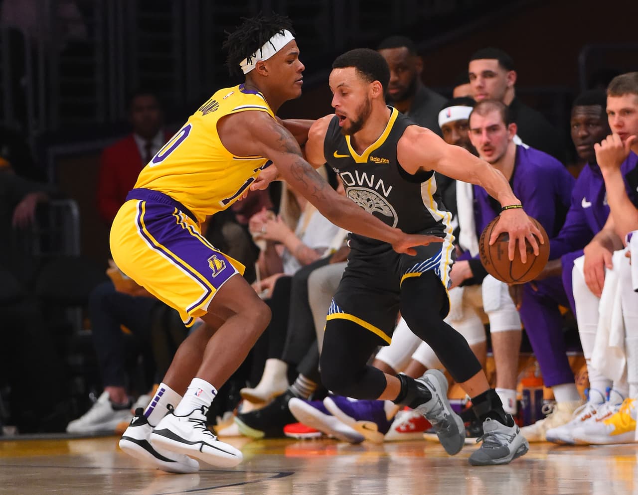 Fue un partido con ciertas facilidades para los Oakland, que si bien repartieron cuartos con los de Los Ángeles, sacaron bastante diferencia para quedar a un paso de asegurar la localía.