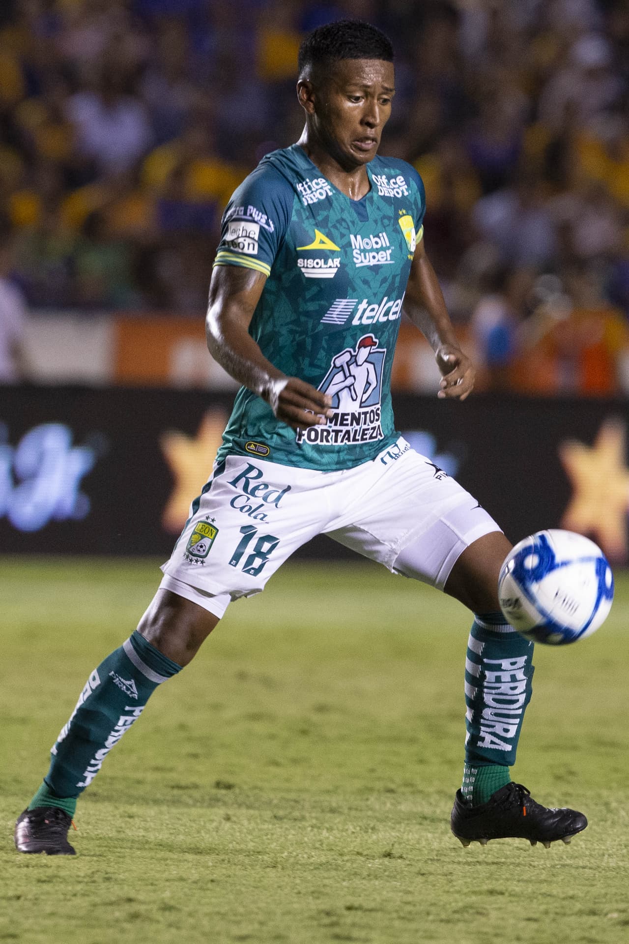 El debut de Aquino en la primera división del futbol peruano fue en la temporada de 2013 frente a Cienciano.