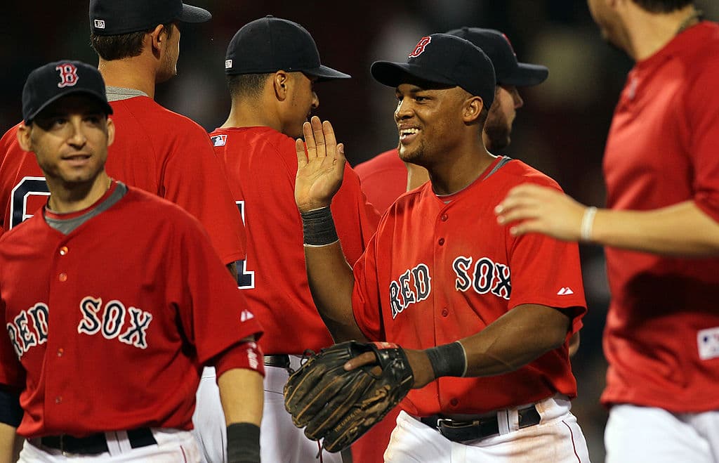 En 2010 se enfundó en el jersey de los Boston Red Sox, temporada en la que pegó 49 dobletes, la máxima cantidad en una temporada durante su carrera.