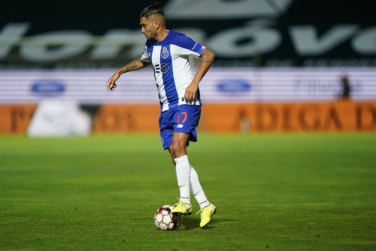 Chancel Mbemba marcó al 7' la única anotación del juego que representó tres puntos valiosos para el Porto.