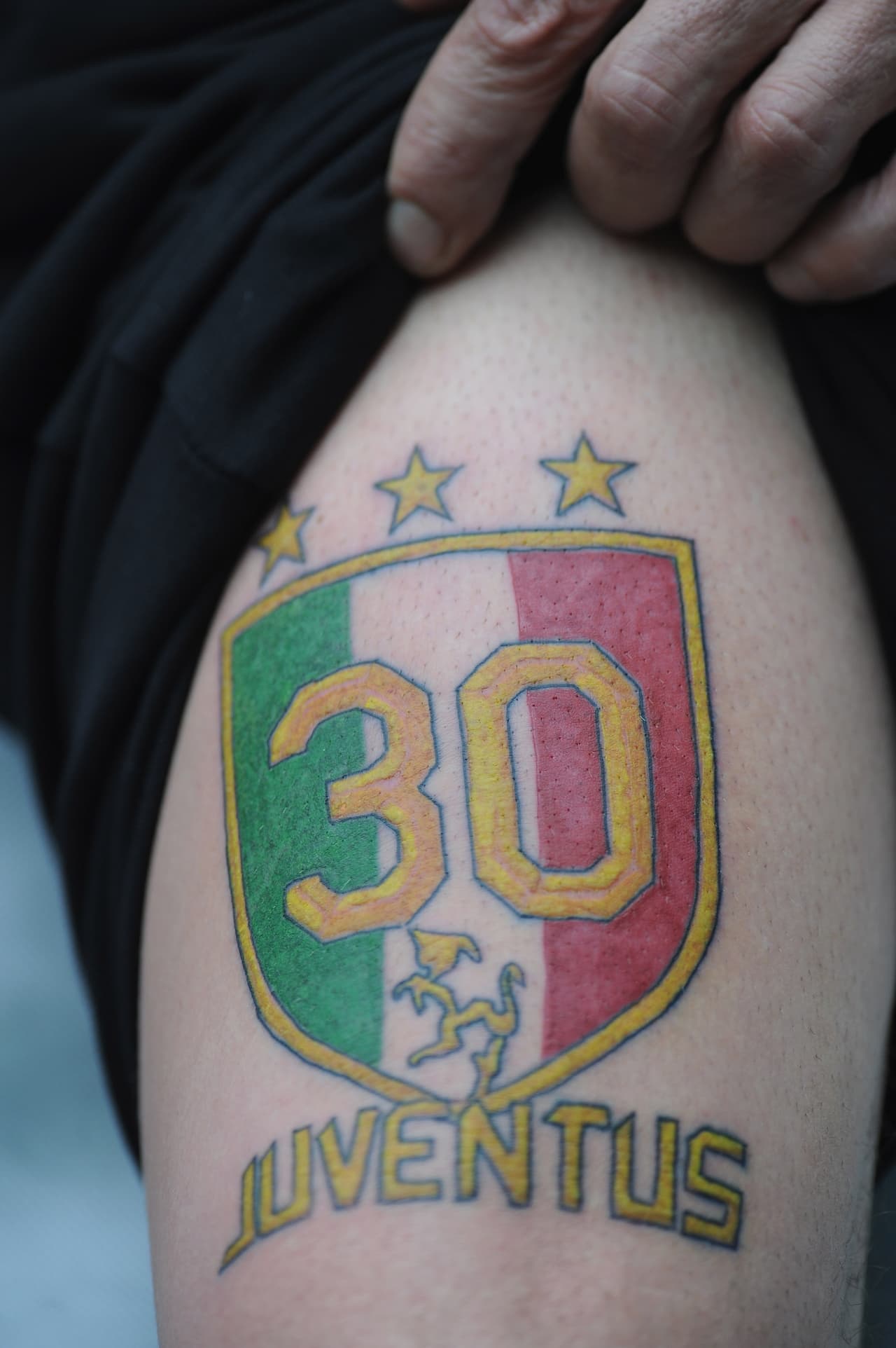 Los fanáticos en el mundo quisieron rendir un homenaje a sus países, equipos o jugadores favoritos por medio de tatuajes. Algunos más grandes y coloridos, con rostros de las figuras y escudos representativos son una muestra del cariño que alrededor del mundo expresan los hinchas del fútbol.