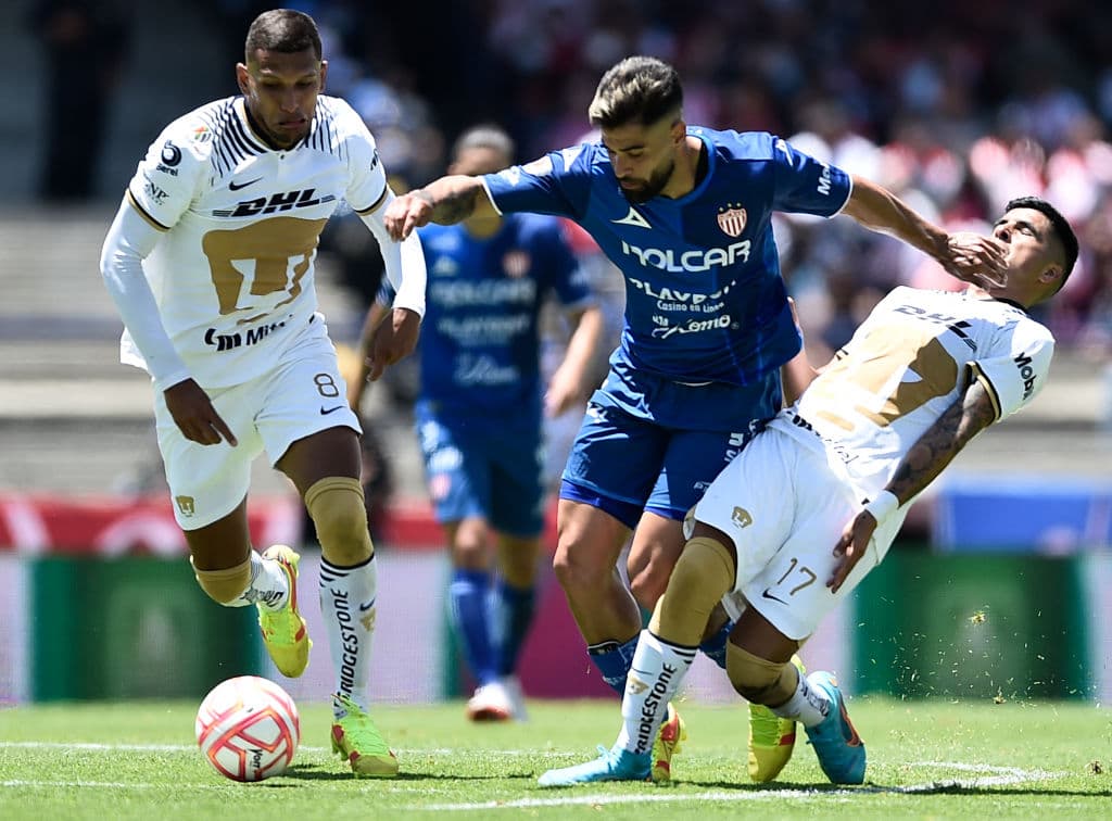 Un golazo de volea de Adrián Aldrete en el primer tiempo bastó para que Pumas sumara ante Necaxa su primer triunfo en el Apertura 2022 de la Liga MX.