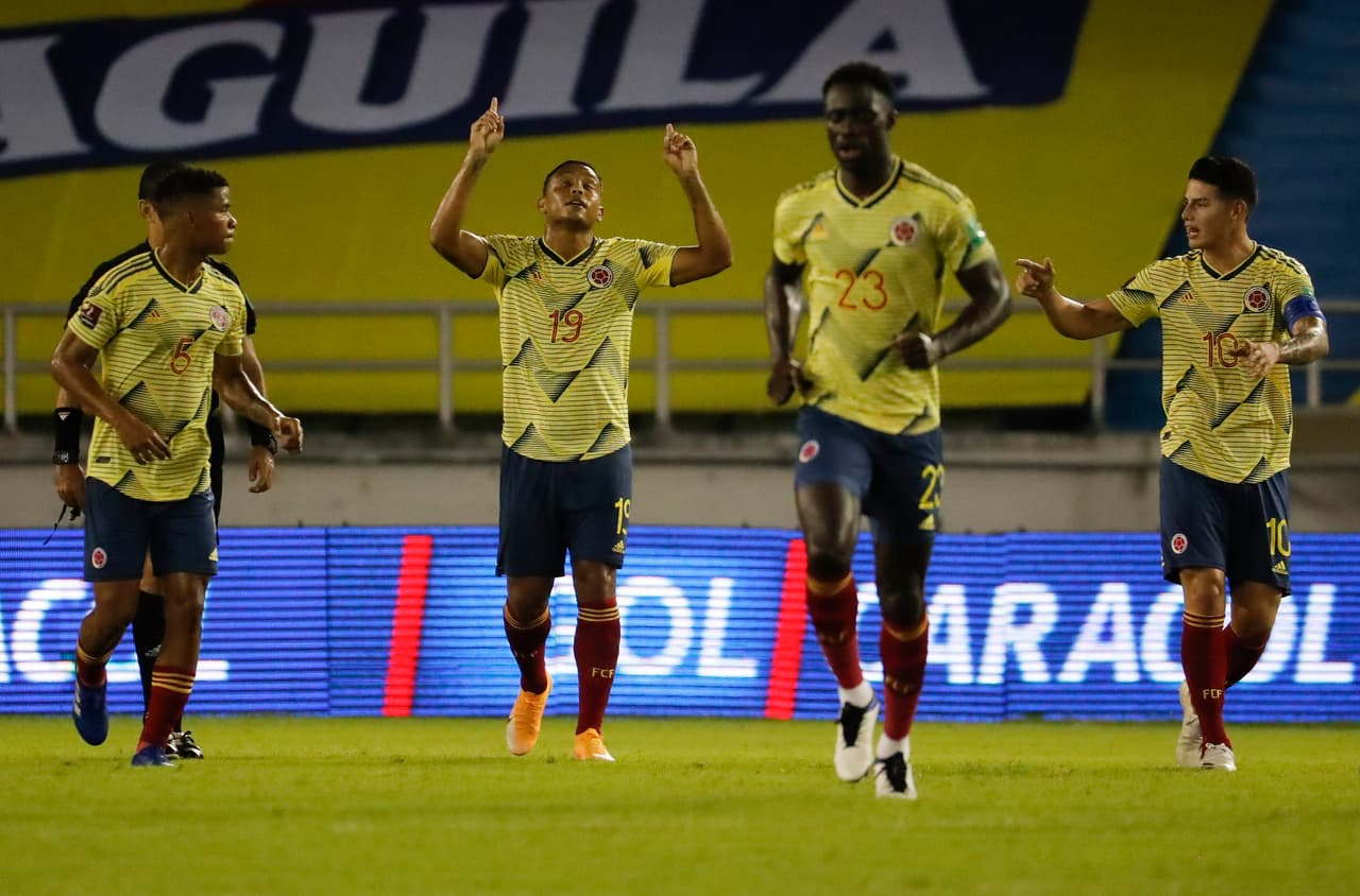 A los 45+3’, el atacante del Atalanta marcó su doblete luego de recibir el balón en el área.