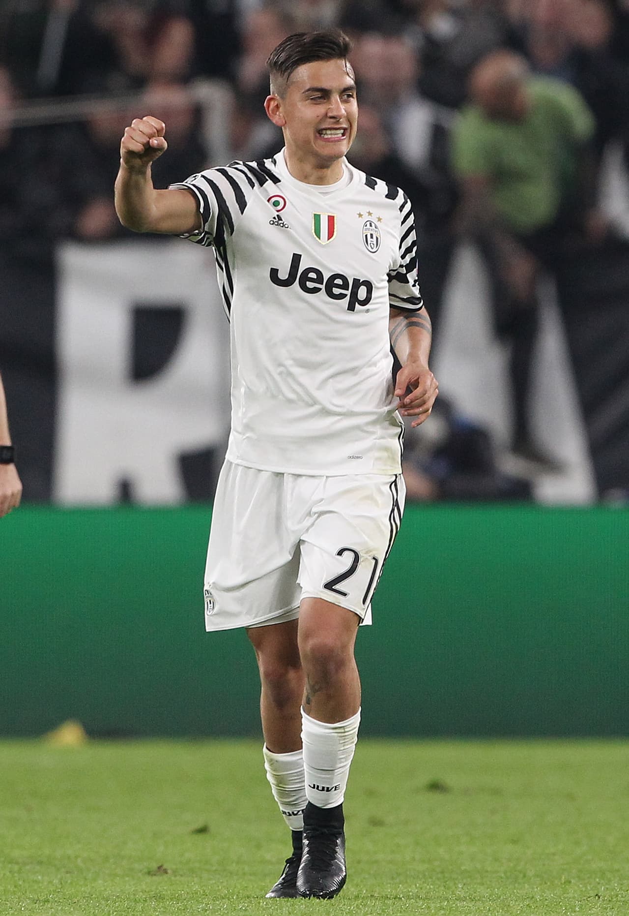 Paulo Dybala (Argentina) - Juventus F.C. - Se dice que esl sucesor de Messi en Argentina y el Barcelona. Por ahora, el delantero brilla con su agilidad en los campos de Europa.