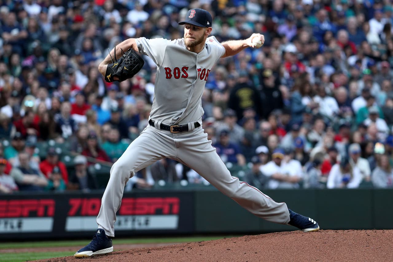 El estelar zurdo de los Red Sox Chris Sale (0-1) tuvo una salida poco menos que afortunada. Enfrentó 18 bateadores pero no lució ni cómodo ni con control en sus lanzamientos.