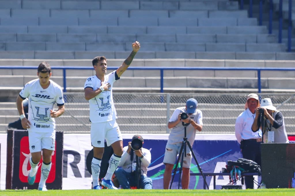 Dinenno entra al Top 10 de goleadores en la historia de Pumas