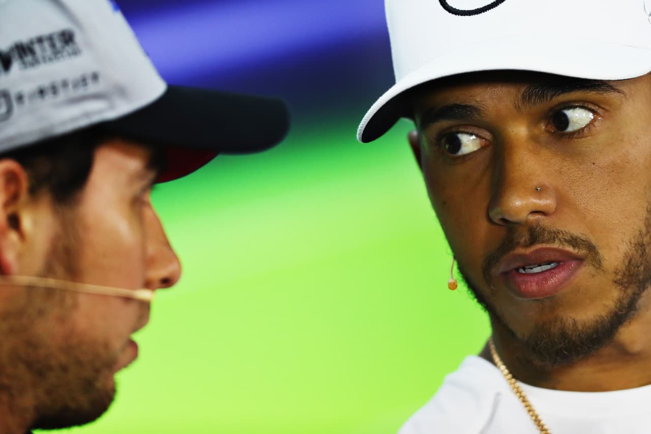 Así fue como Hamilton y 'Checo' Pérez compartieron durante la rueda de prensa, con la idea de alcanzar el triunfo, en el caso del británico, y de llegar a obtener puntos y un lugar en el podio, en el caso del mexicano.