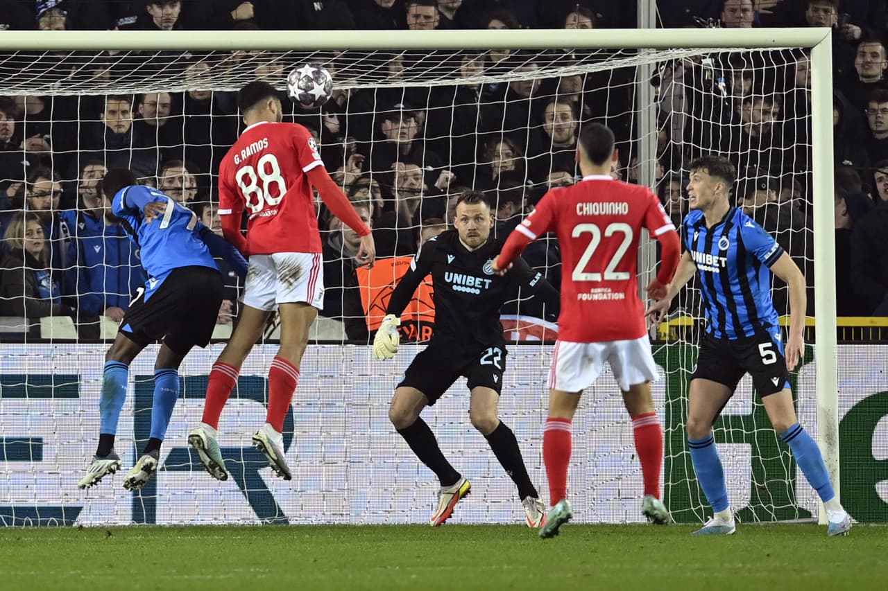 Benfica derrotó 0-2 al Brujas como visitante y el juego de ida de Octavos de Final de la UEFA Champions League.
