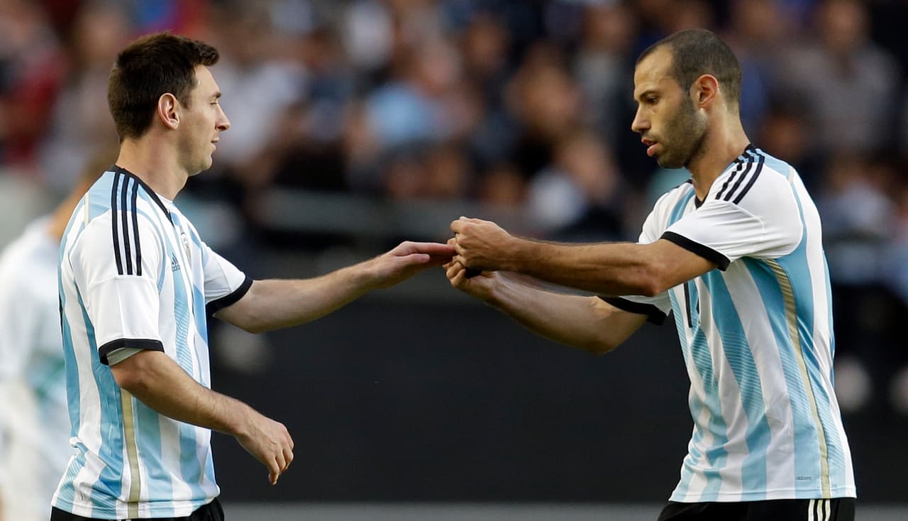Para llorar... emotivo adiós de Messi a Mascherano