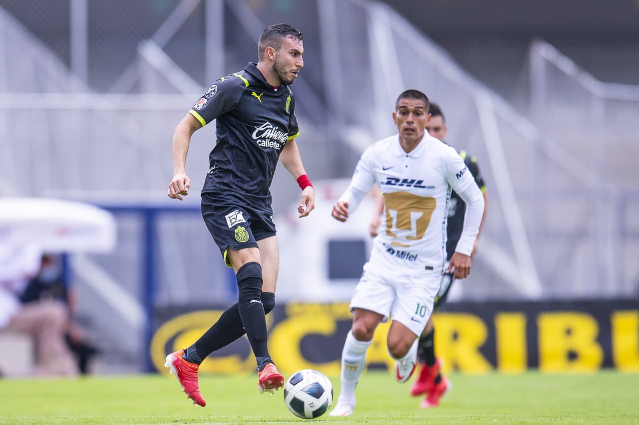 Pumas y Chivas no se hicieron daño y firmaron un empate sin goles en la cancha del Olímpico Universitario.