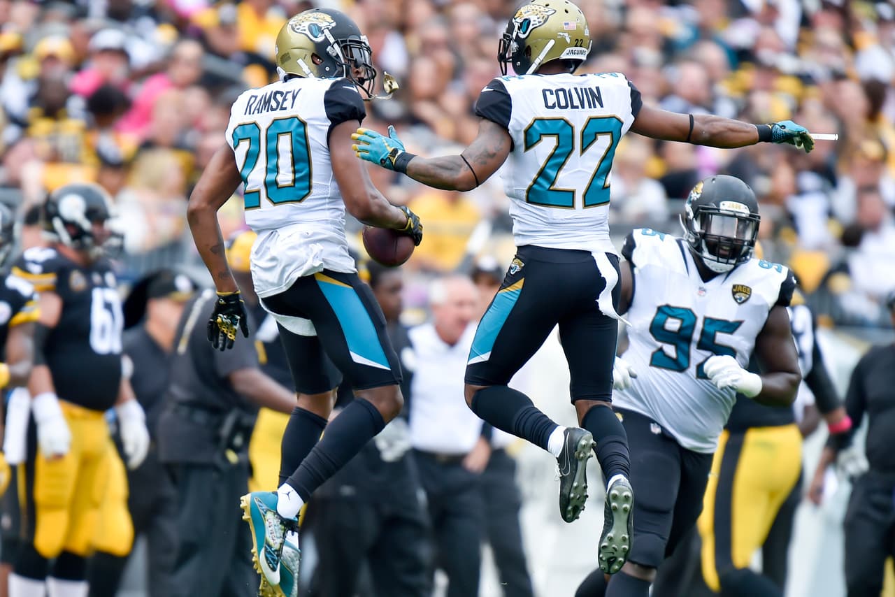 Tarde negra para los Steelers. La ofensiva comandada por Ben Roethlisberger fue apabullada 30-9 con total reflejo de lo que sucedió en el emparrillado.