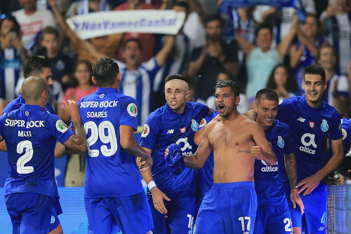 El gol de 'Tecatito' garantizó el título número 21 de la Supercopa de Portugal para los 'Dragones', que superan por amplio margen en el historial al Sporting de Lisboa (8), Benfica (7) y Boavista (3).