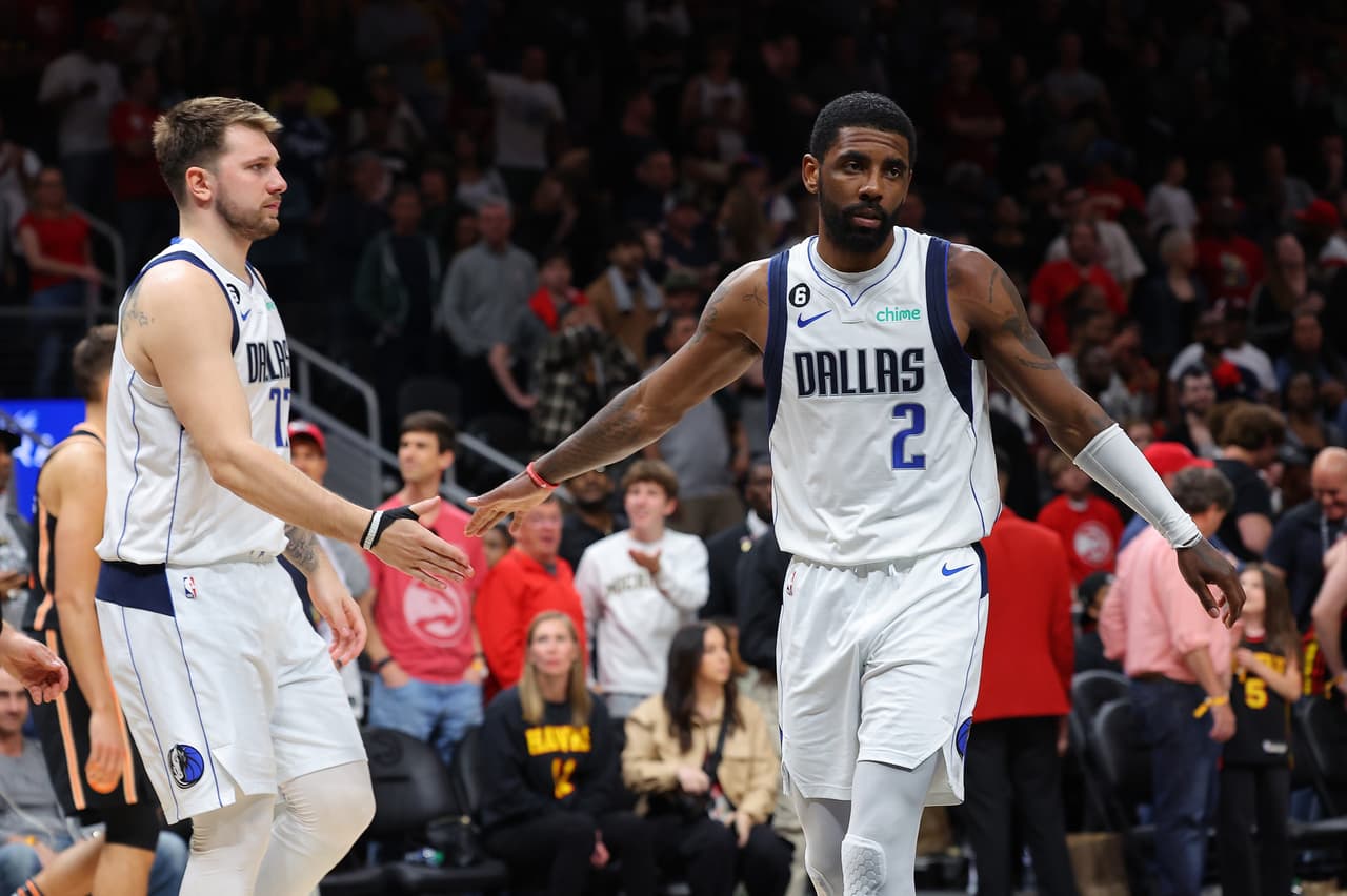 Kyrie Irving no jugo y Luka Doncic apenas sumó 13 minutos ante Bulls.