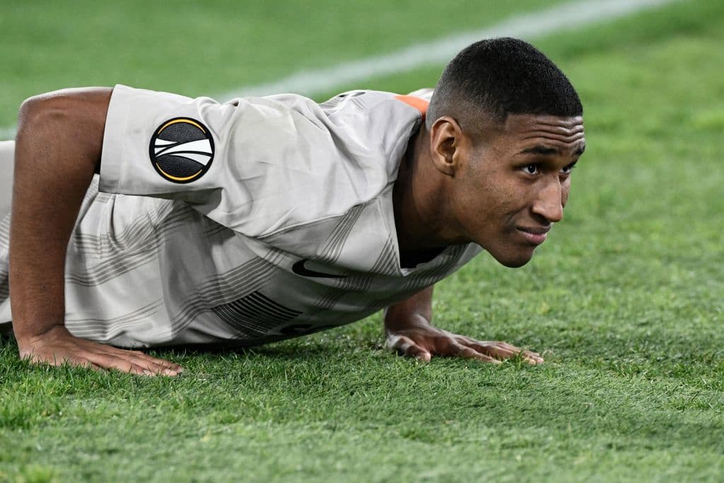 Roma goleó al Shakhtar con tantos de Pellegrini (23’), El Shaarawy (73’) y Mancini (77’) al Shakhtar para poner un pie en Cuartos de la justa.