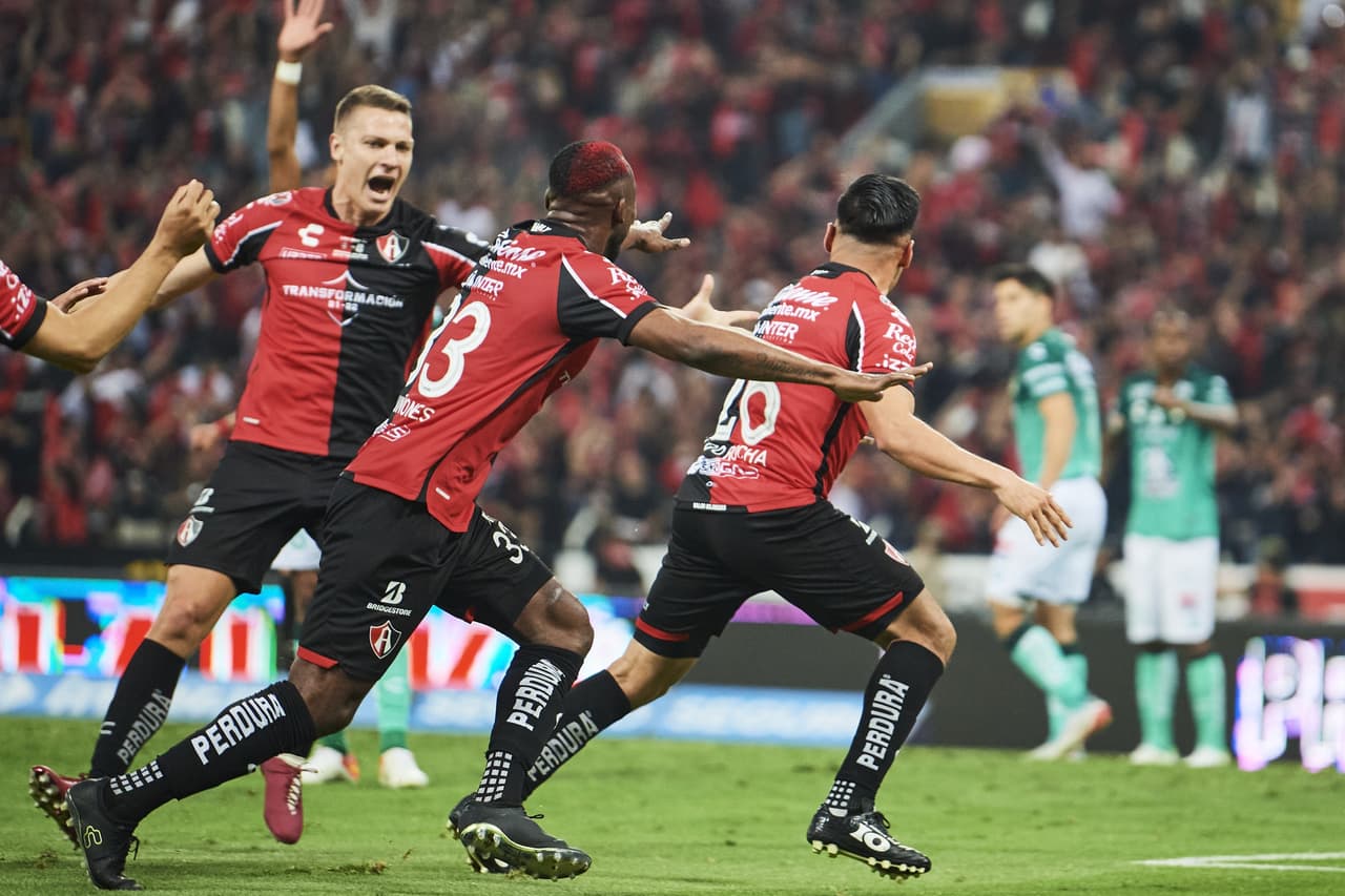En los penales, León se proclamó campeón del futbol mexicano y terminó con una racha negativa de 70 años.